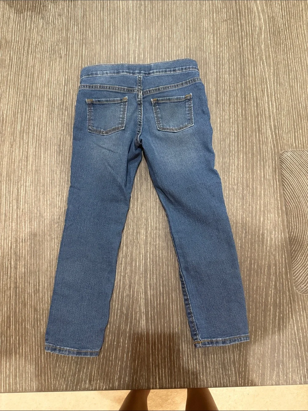 Like new Size 6/7 Old Navy kids skinny  Medium Blue Stretch Jeggings